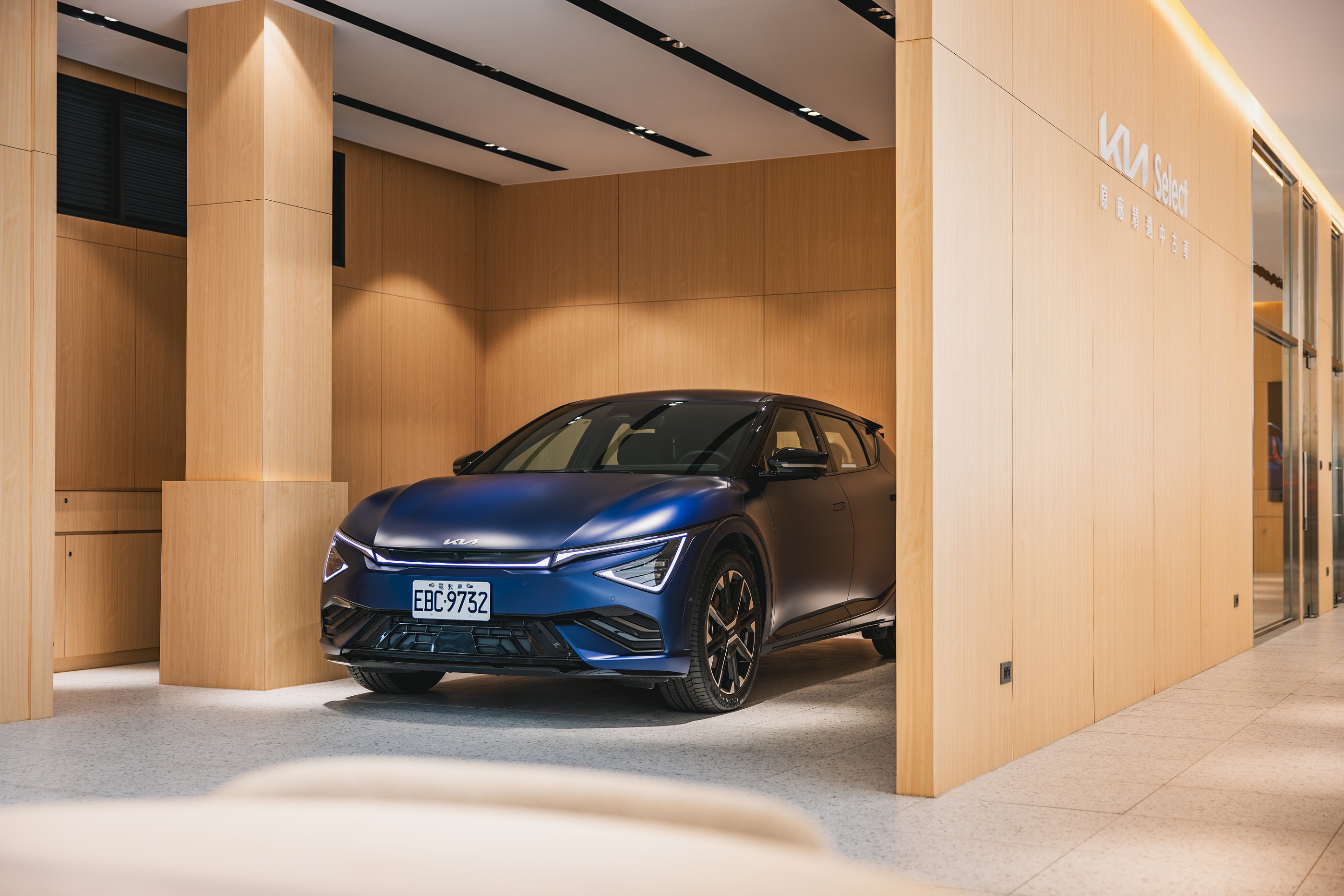 3.Kia Select原廠精選中古車超過百項檢驗程序，嚴格杜絕事故車與泡水車，全程由專業技師把關。